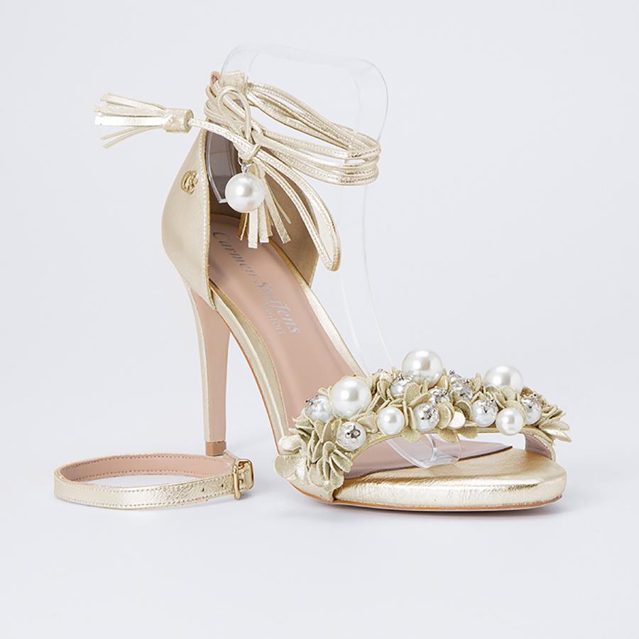 SANDALIA CON PERLAS