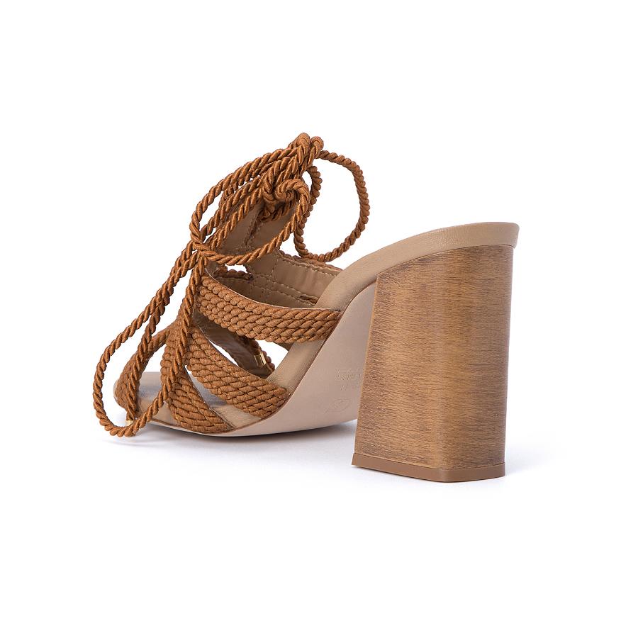 SANDALIA CON CORDONES