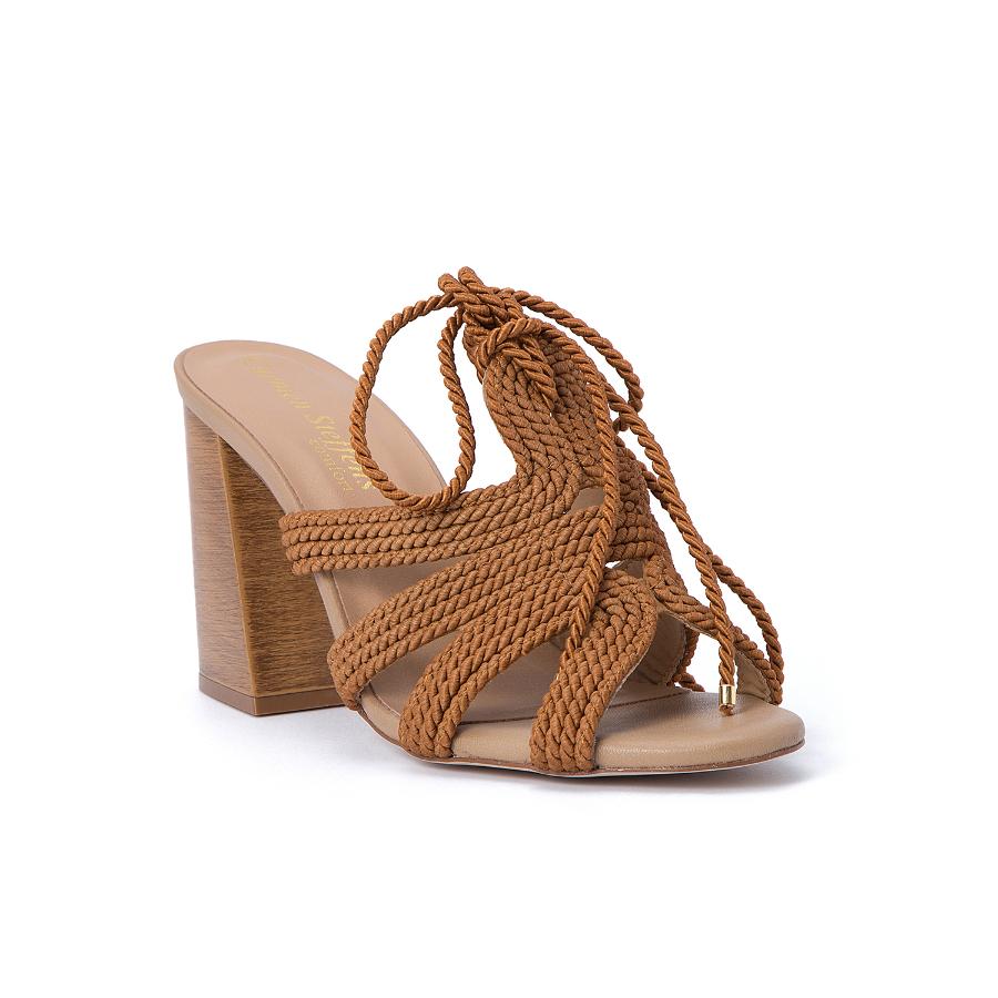 SANDALIA CON CORDONES