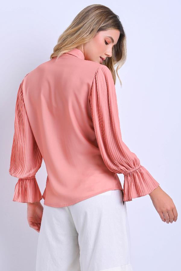 CAMISA CON MANGAS PLISADAS