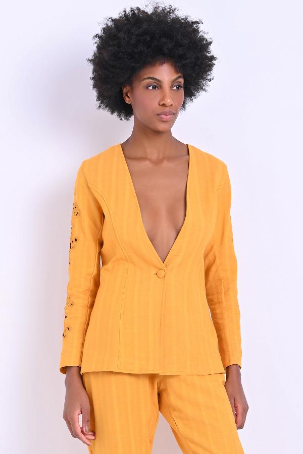 BLAZER CON BORDADO