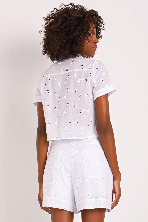 CAMISA CROPPED BARRA PESPONTADA CARMEN STEFFENS ALTO VERANO 2023