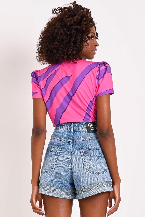 T-SHIRT BASICA ESCOTE  CARMEN STEFFENS ALTO VERANO 2026