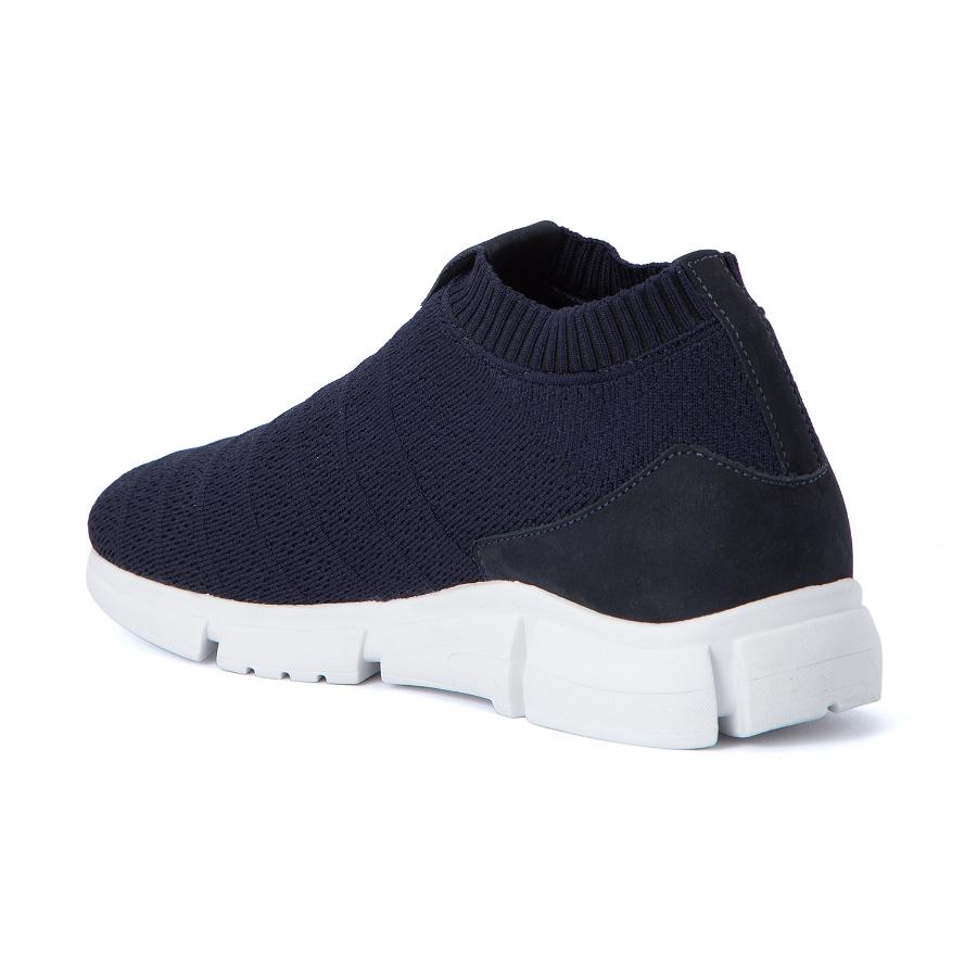 TENIS CON COSTURA Y CORDONES