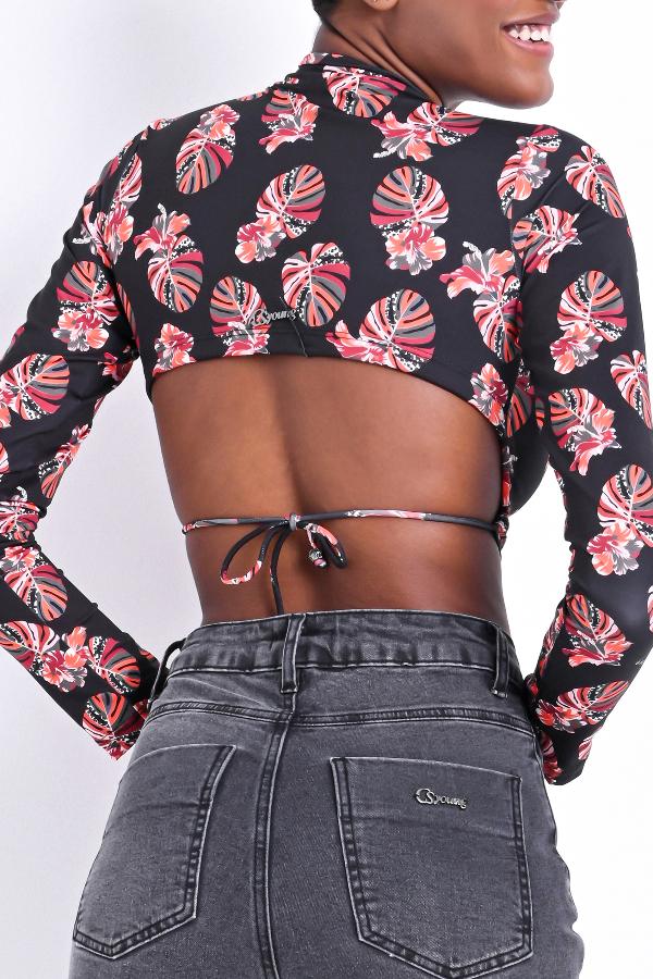 BLUSA CROPPED CON AMARRE